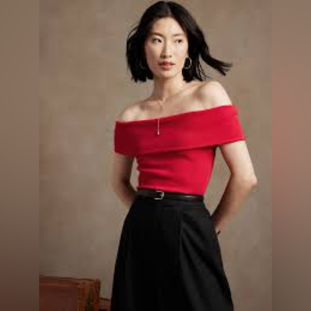 Banana Republic off the shoulder top